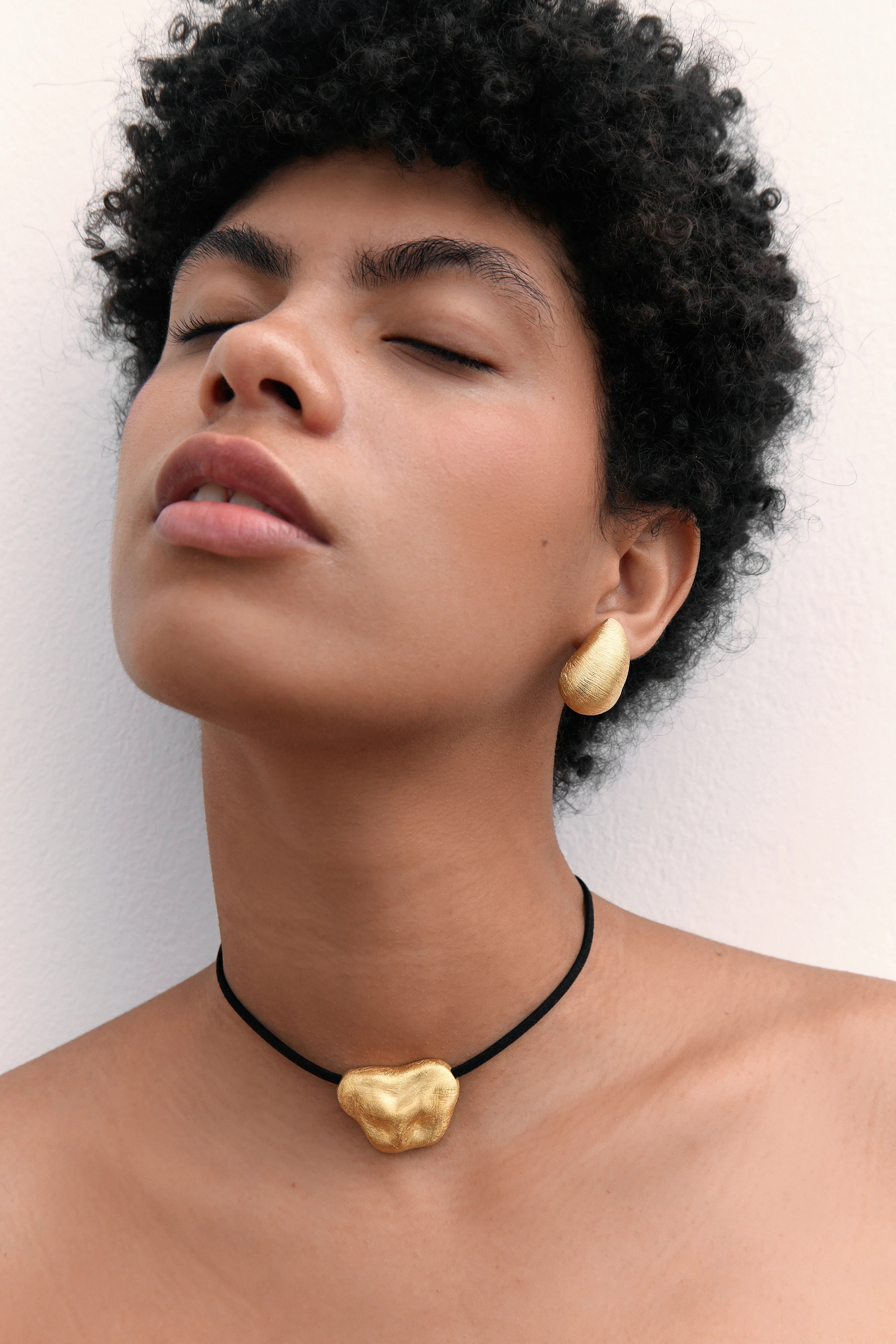 PAPITA GOLDEN CHOKER