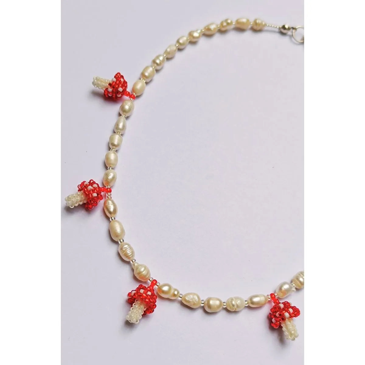 COLLAR PERLAS Y HONGOS