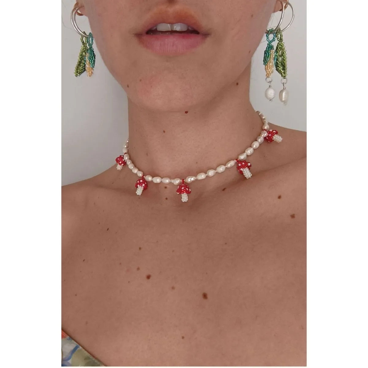 COLLAR PERLAS Y HONGOS
