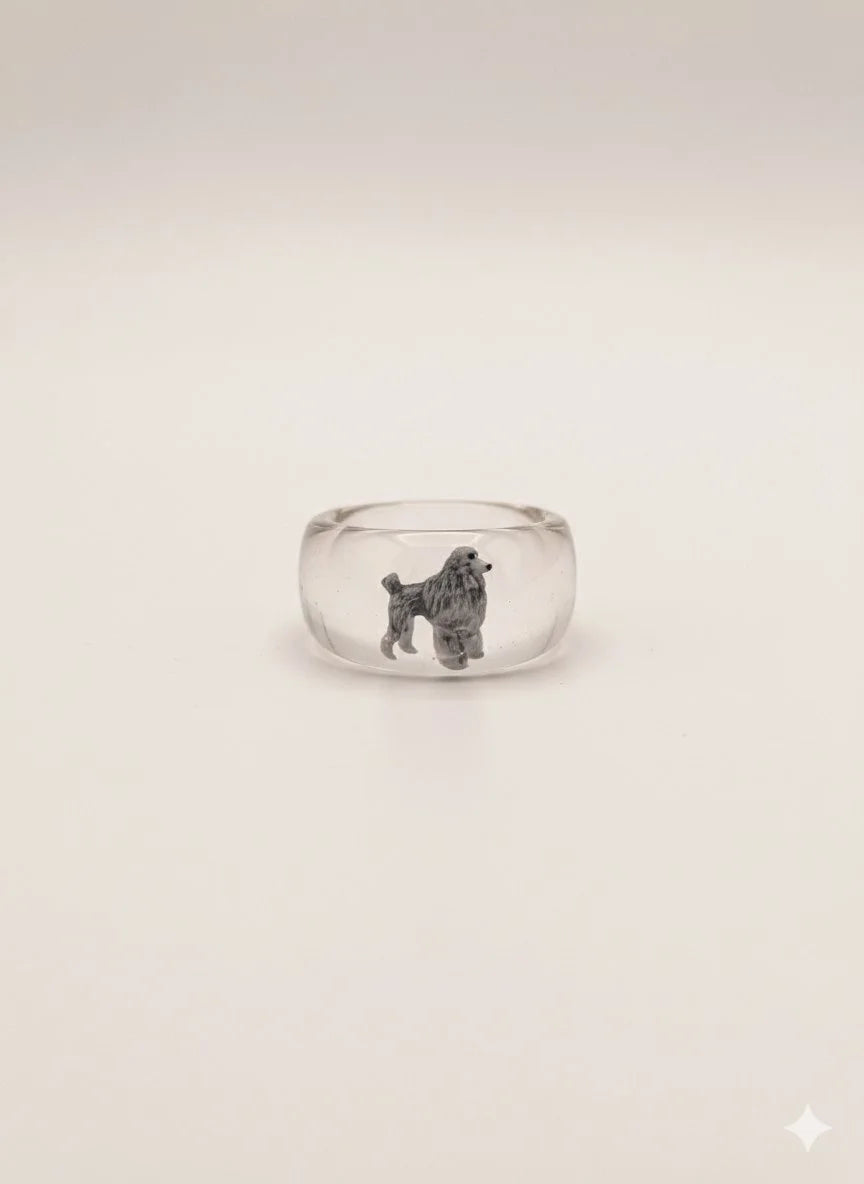 Anillo de resina hecho a mano, diseño original con miniatura de perro adentro.
PAISAJE LATINO
