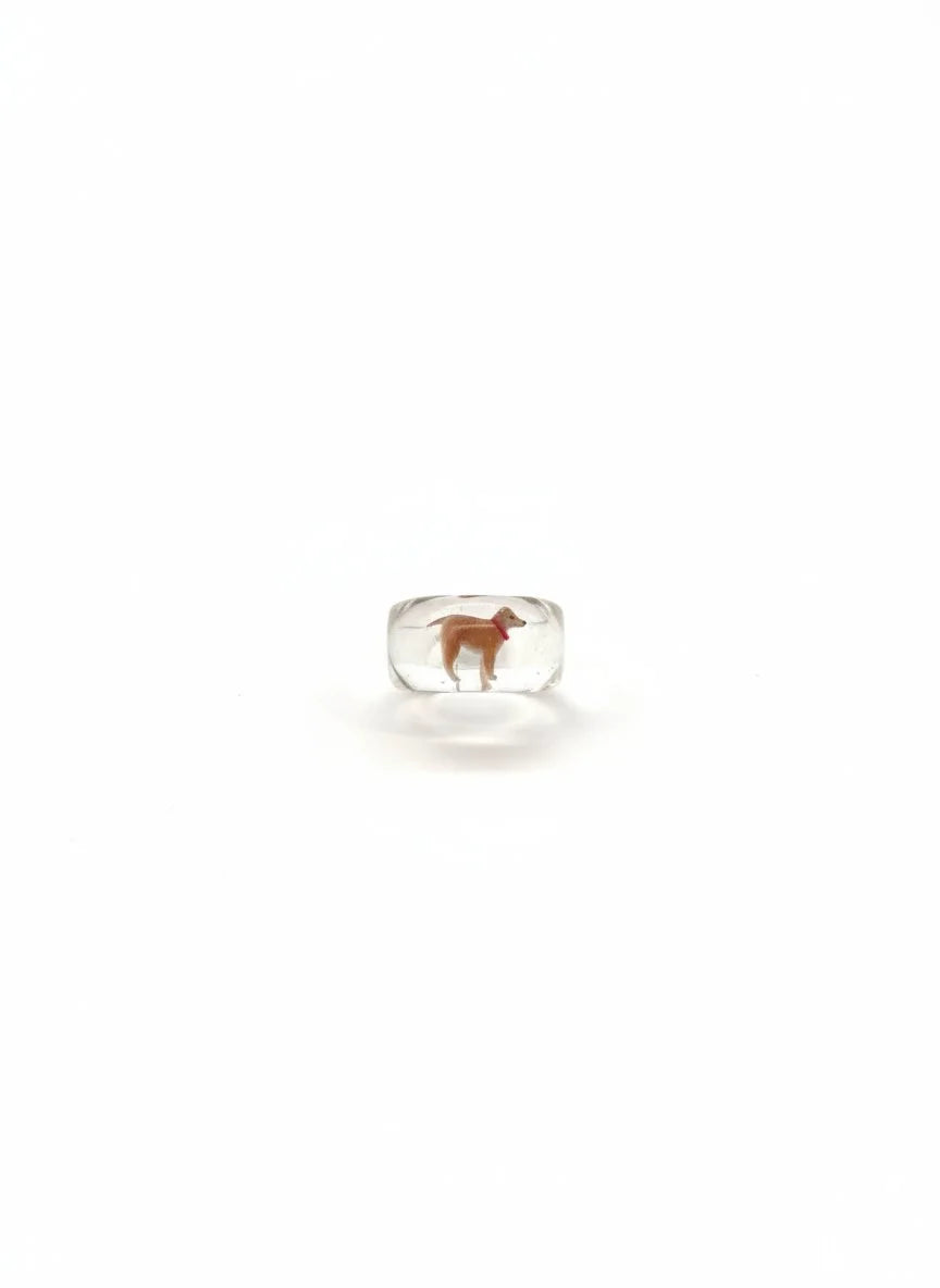 Anillo de resina hecho a mano, diseño original con miniatura de perro adentro.
PAISAJE LATINO