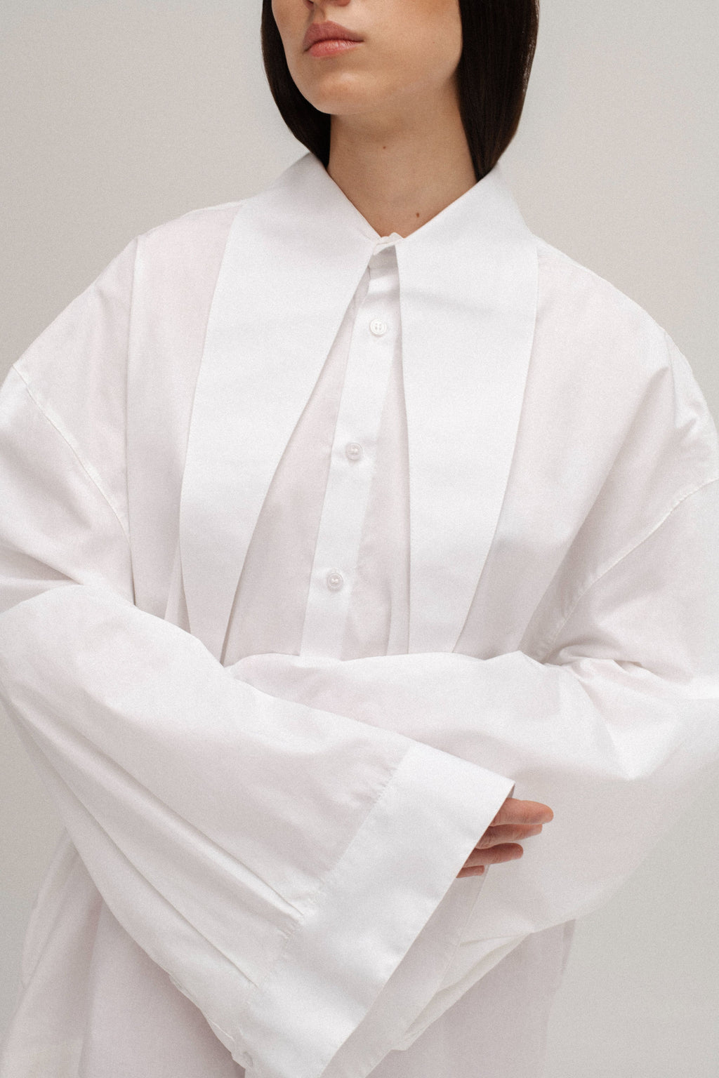 POINTED COLLAR SHIRT