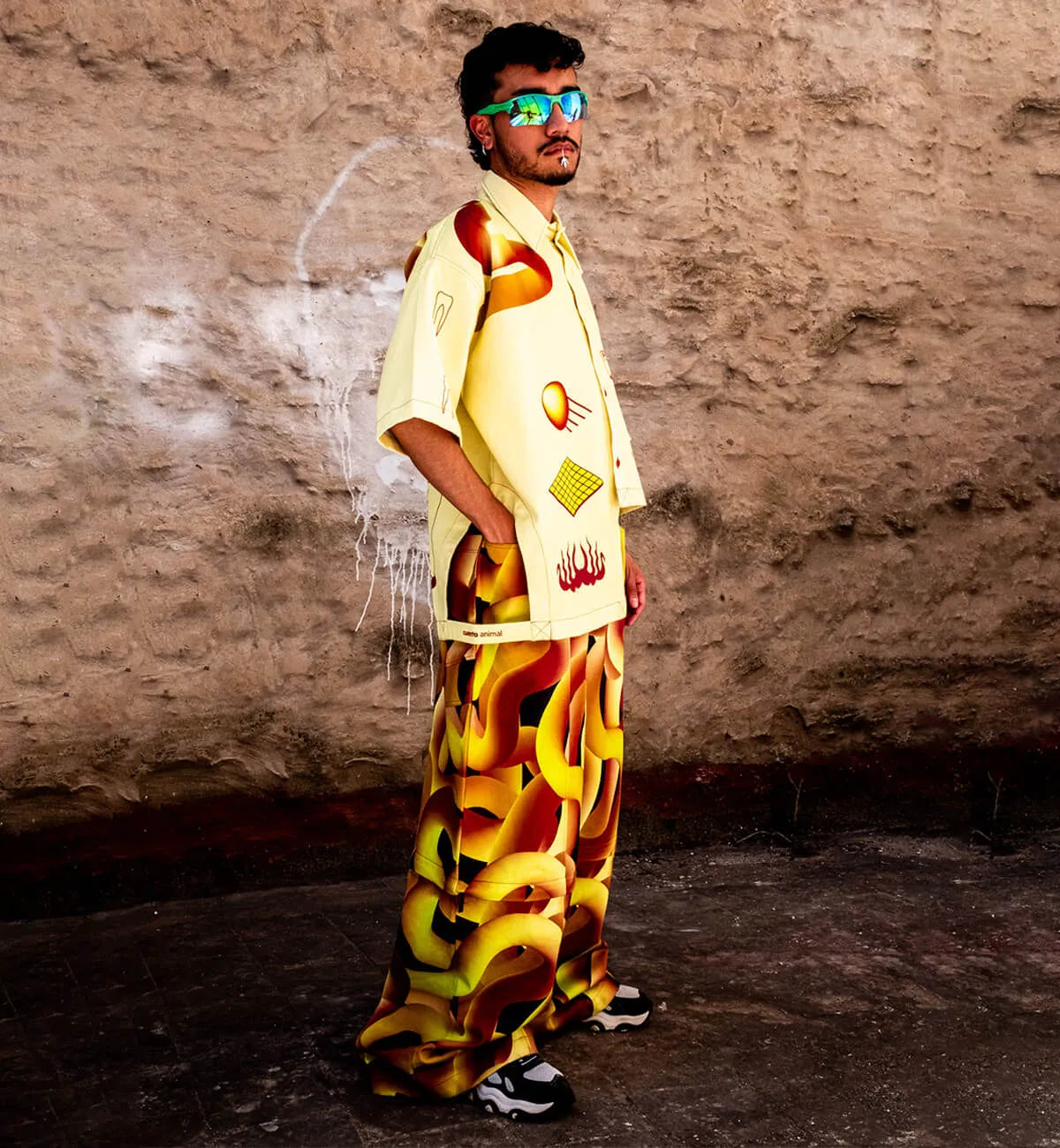 CAMISA ASIMÉTRICA CC: CANÍBALES