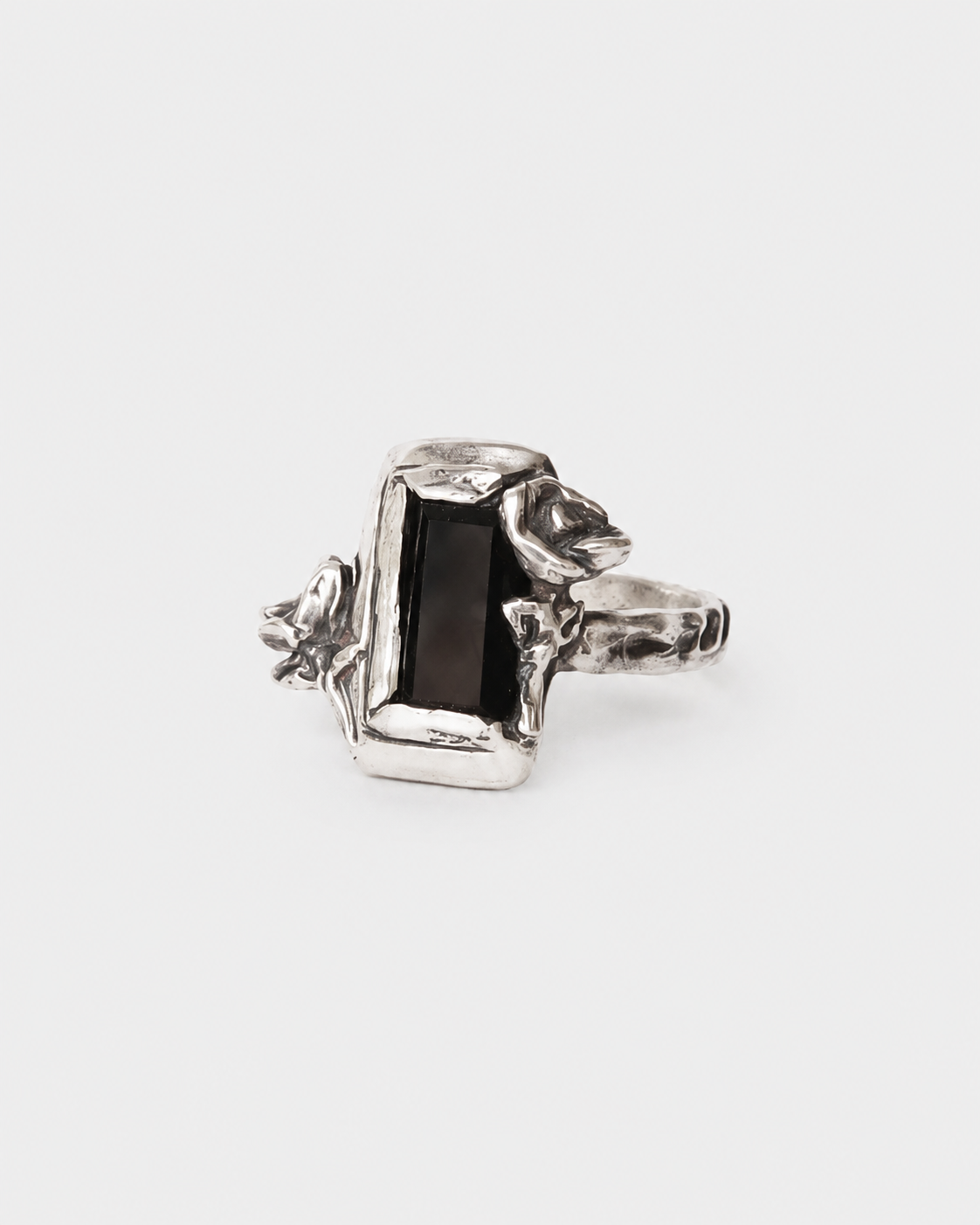 ONYX FLOWER RING