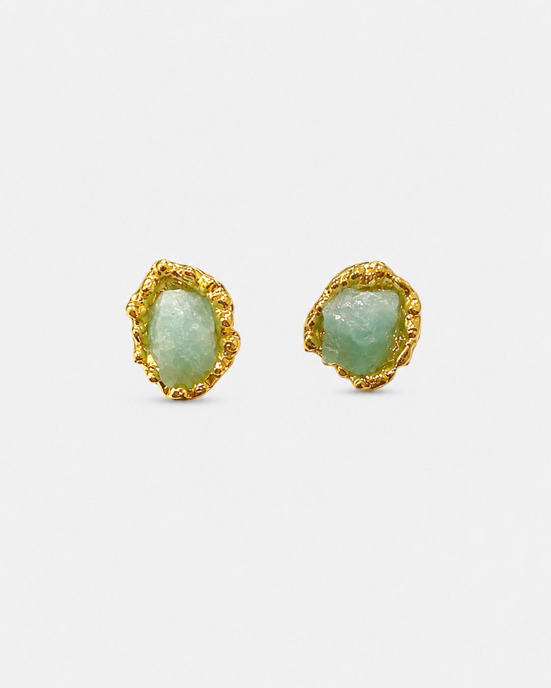 MEDIUM EMERALD STUD EARRINGS