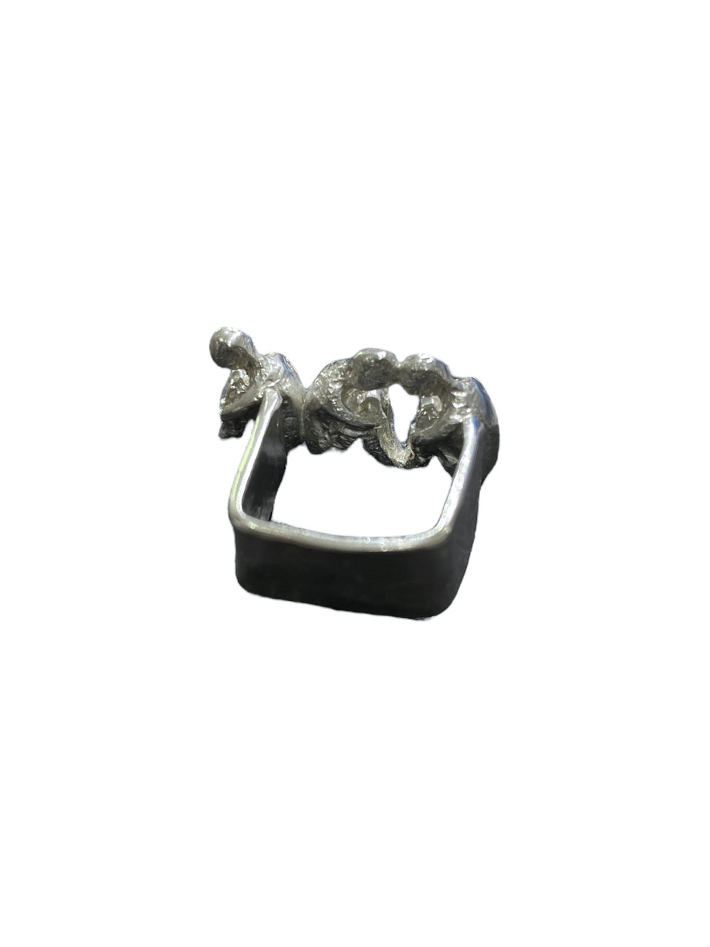 ANILLO TRES MUÑEQUITOS