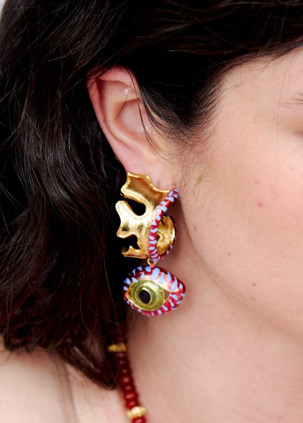 CAT DROP BURGUNDY EARRINGS