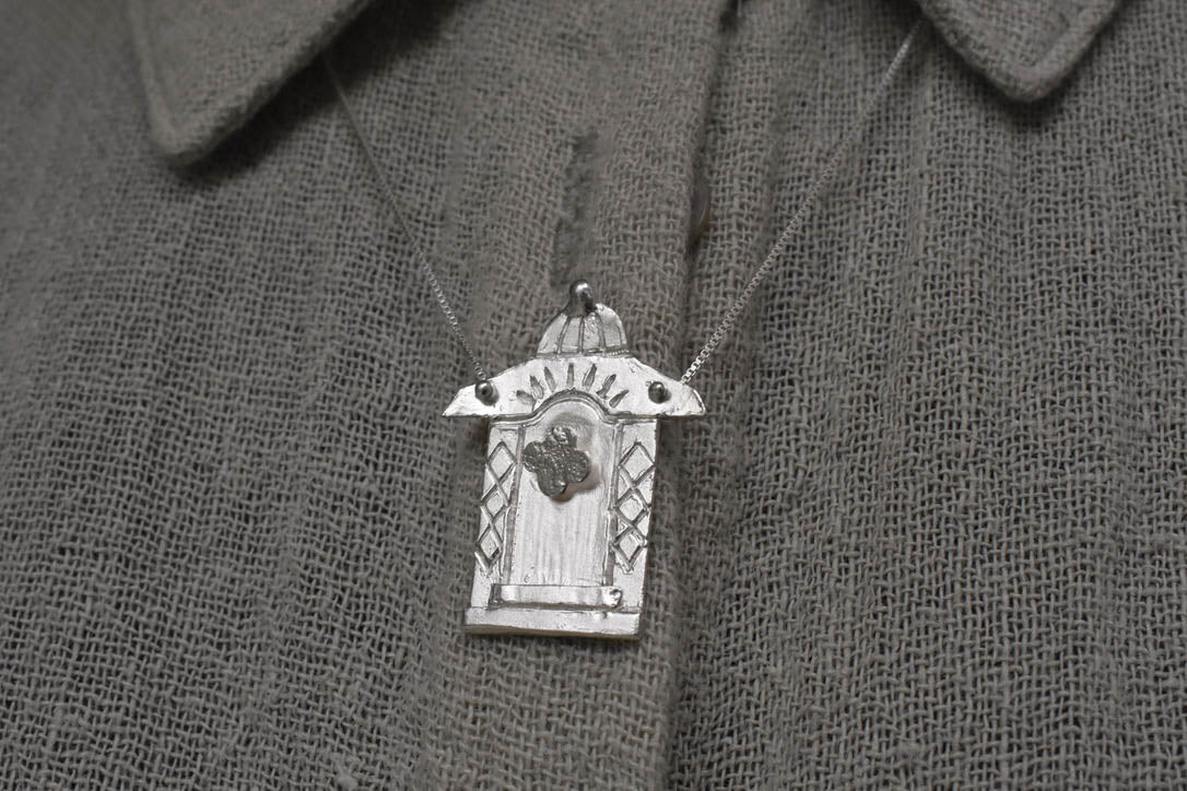 COLLAR SANTUARIO