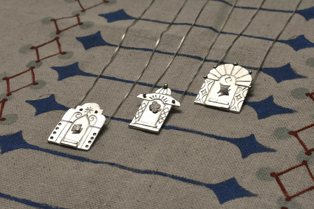 COLLAR SANTUARIO