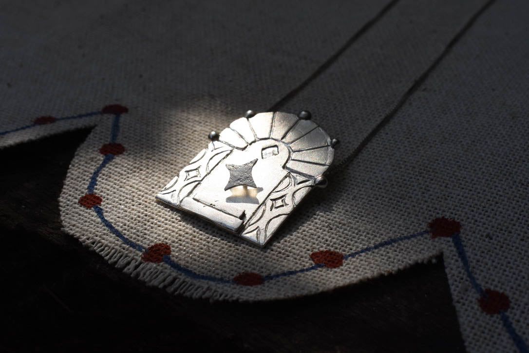 COLLAR SANTUARIO