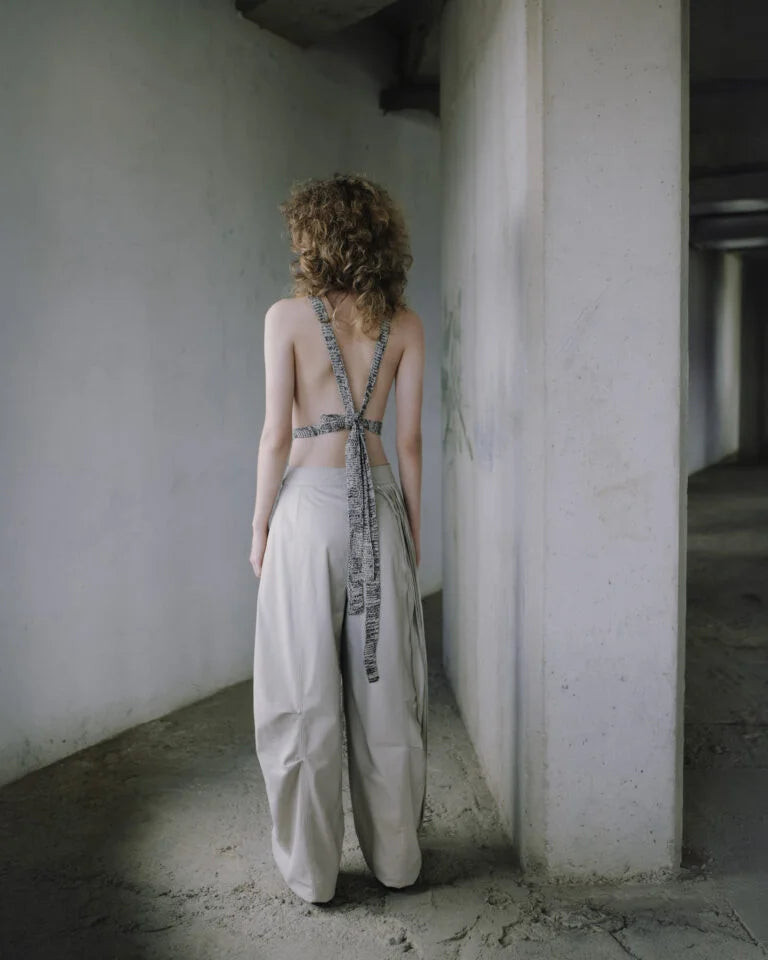 PANTALON CUERO ANCHO FLECOS