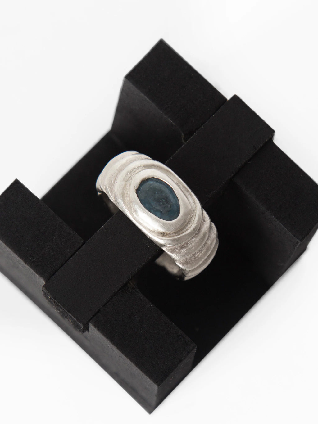 WAVES RING LONDON BLUE TOPAZ
