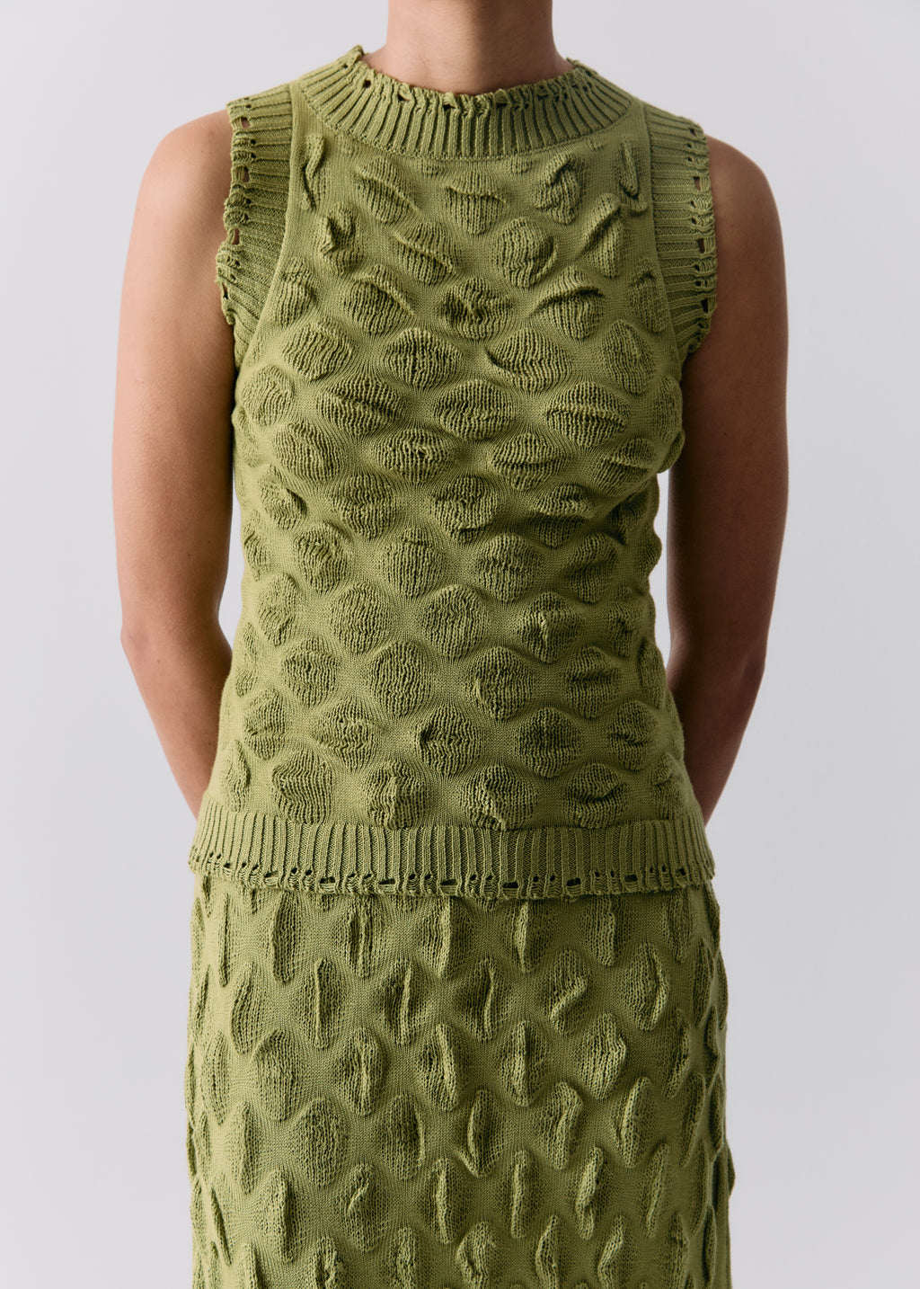 VERDE OLIVA