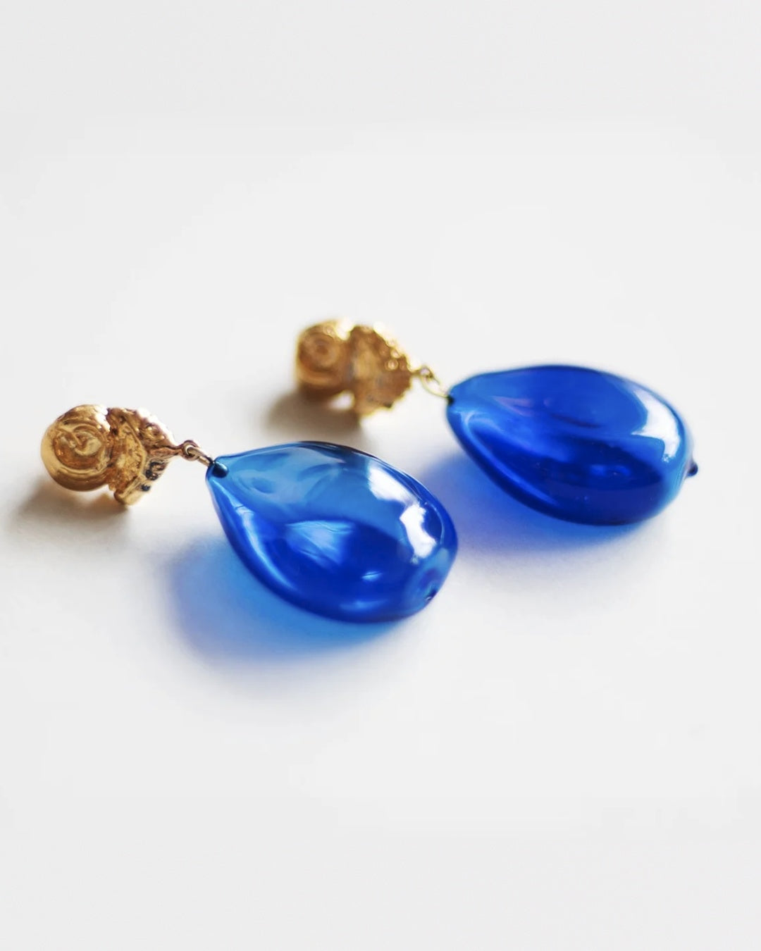 CLASSIC DROP EARRINGS
