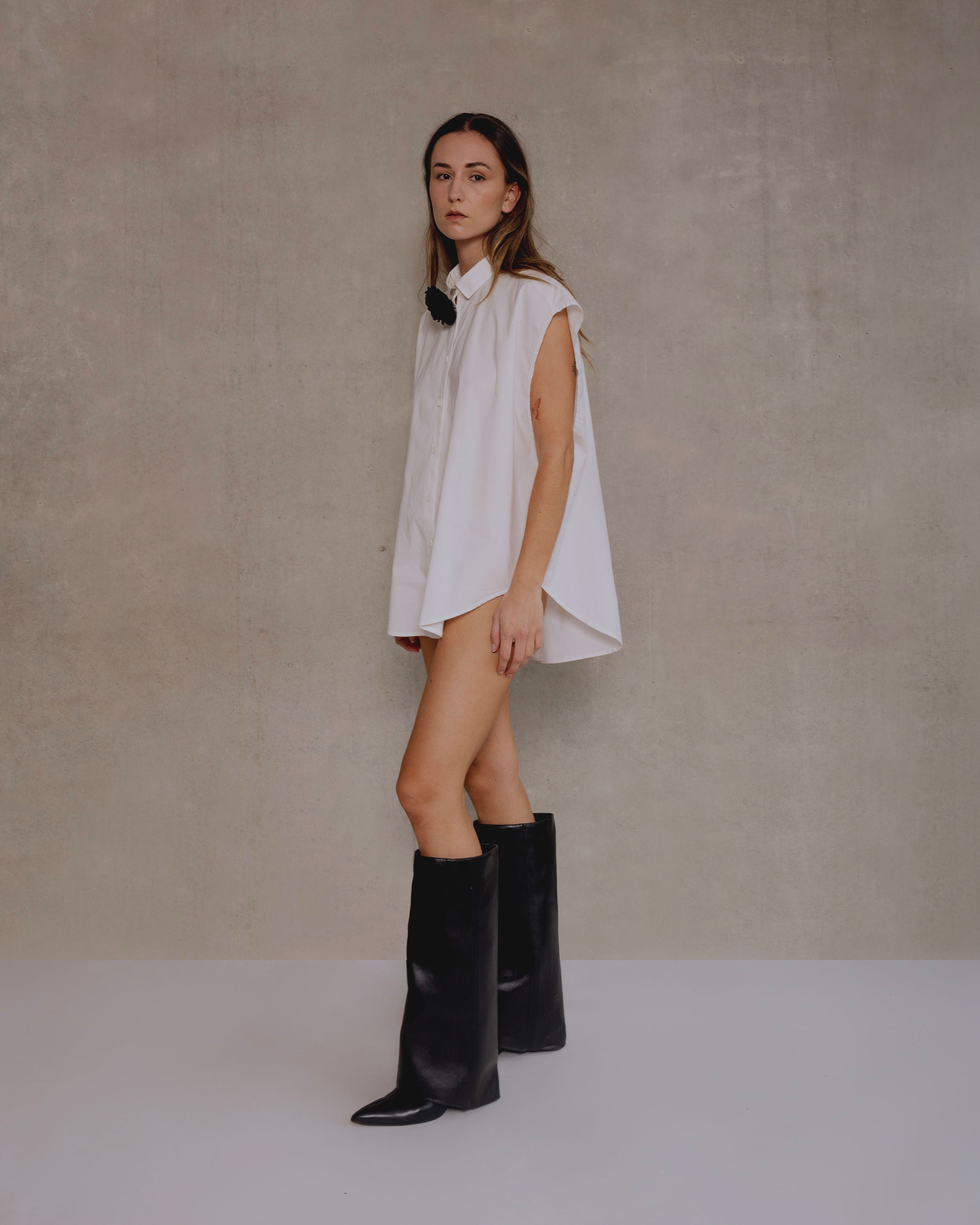 Sleeveless Tumo Shirt