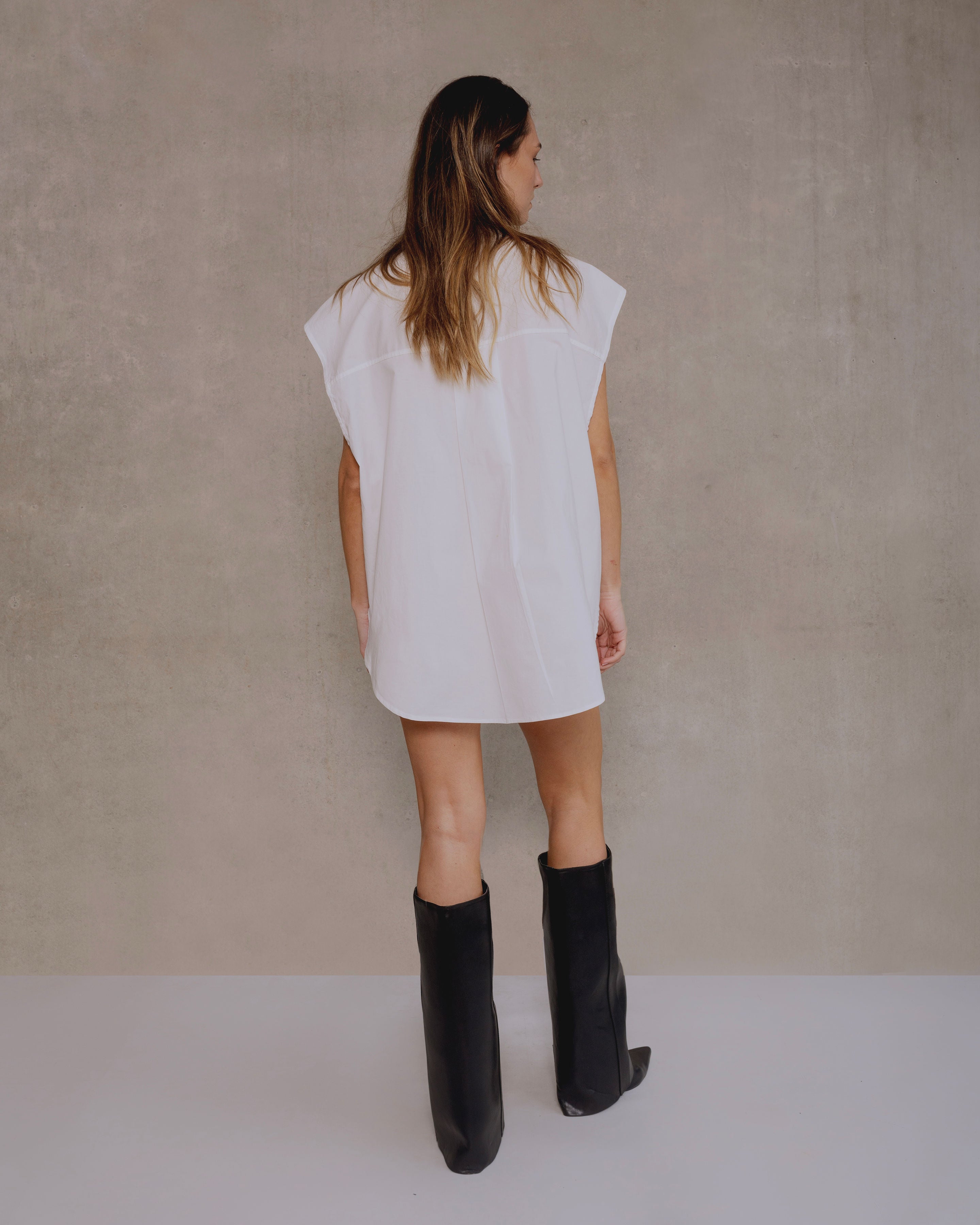 Sleeveless Tumo Shirt