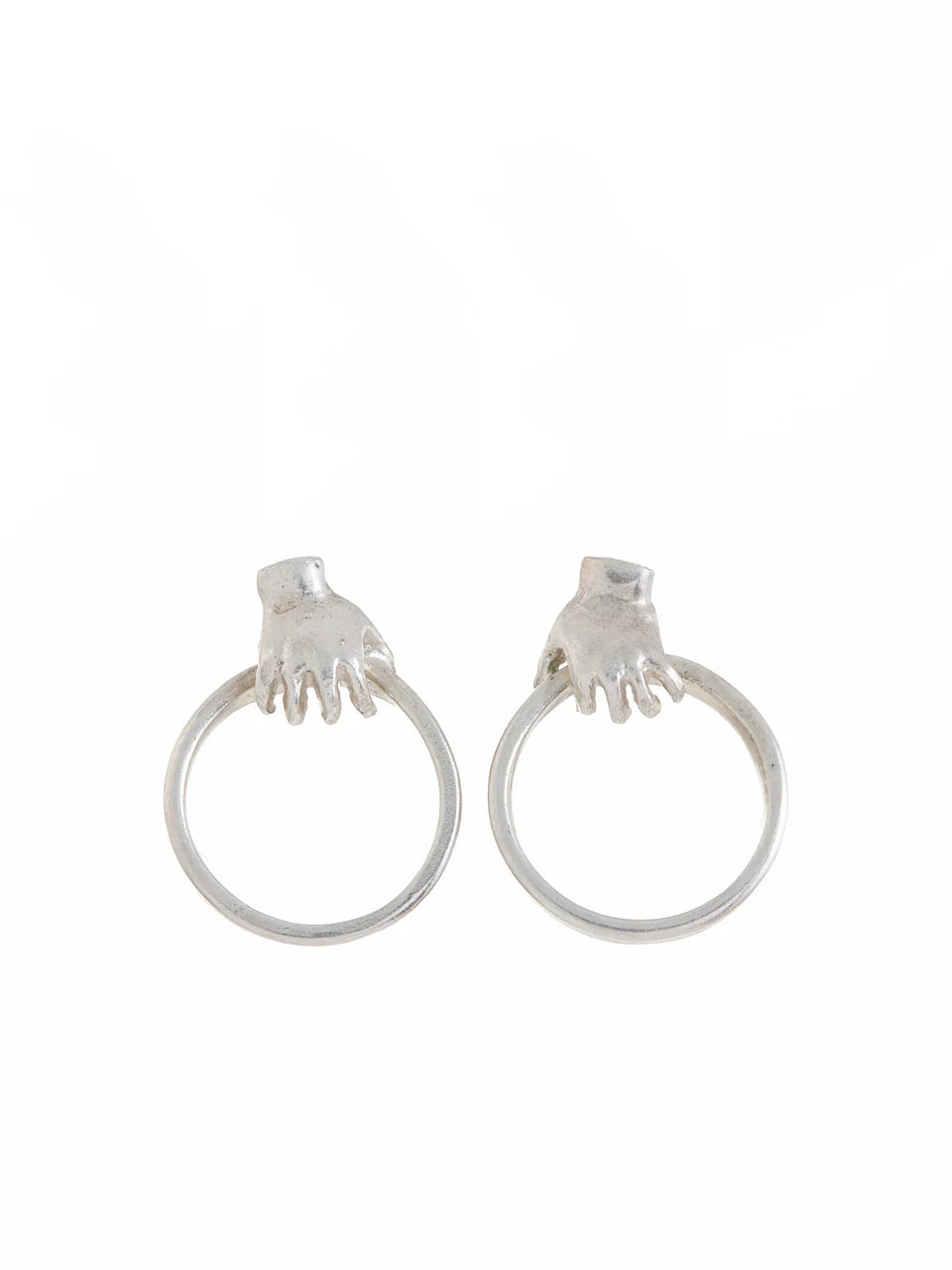 PAR ARETES MANO CÍRCULO