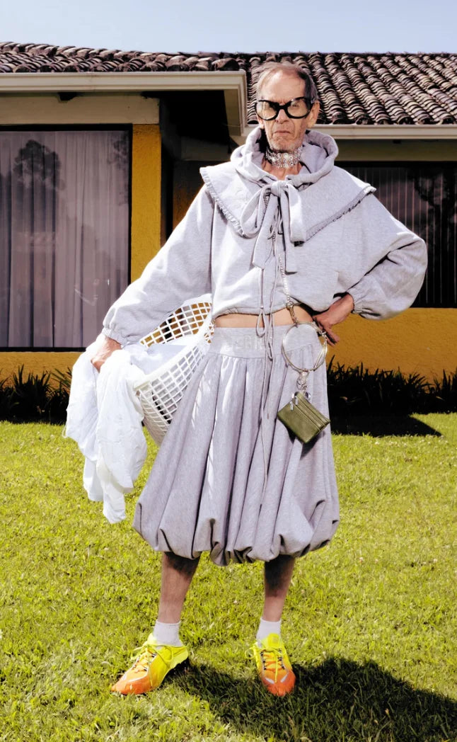 Hoodie teatral y deportivo &nbsp;de algodón, con un diseño flexible que permite que se adapte la talla.
PAISAJE LATINO