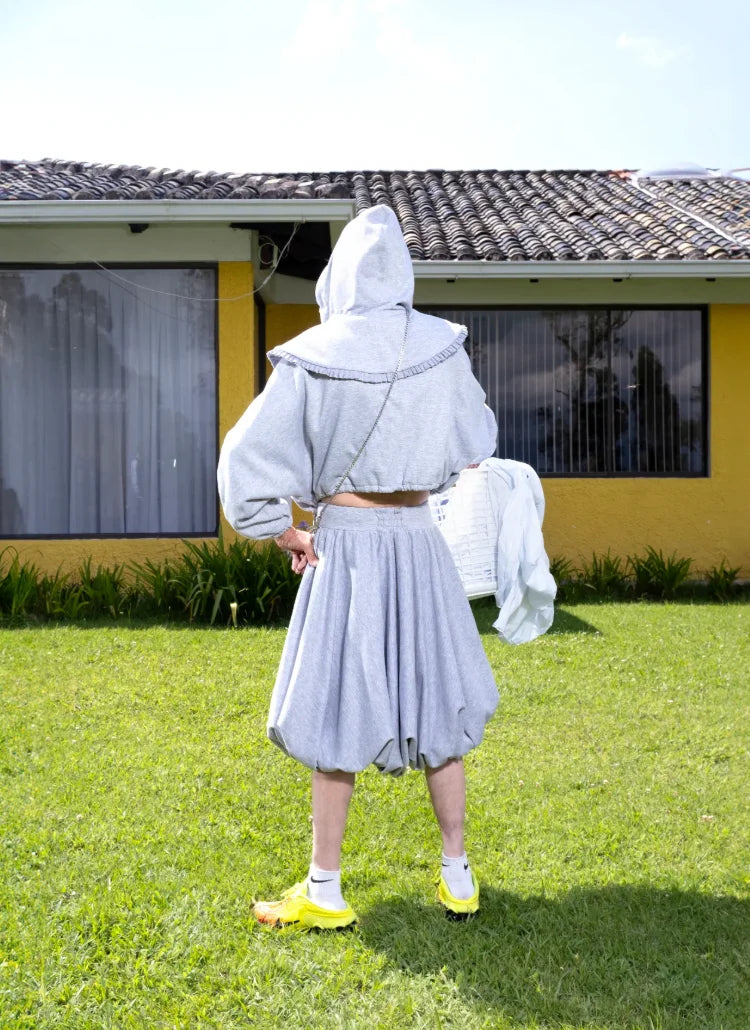 Falda globo teatral y deportiva, de algodón, con un diseño flexible que permite que se adapte la talla.
PAISAJE LATINO